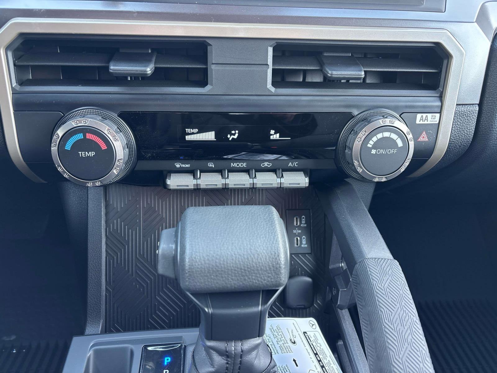 2026 Toyota Tacoma SR5 - Photo 11