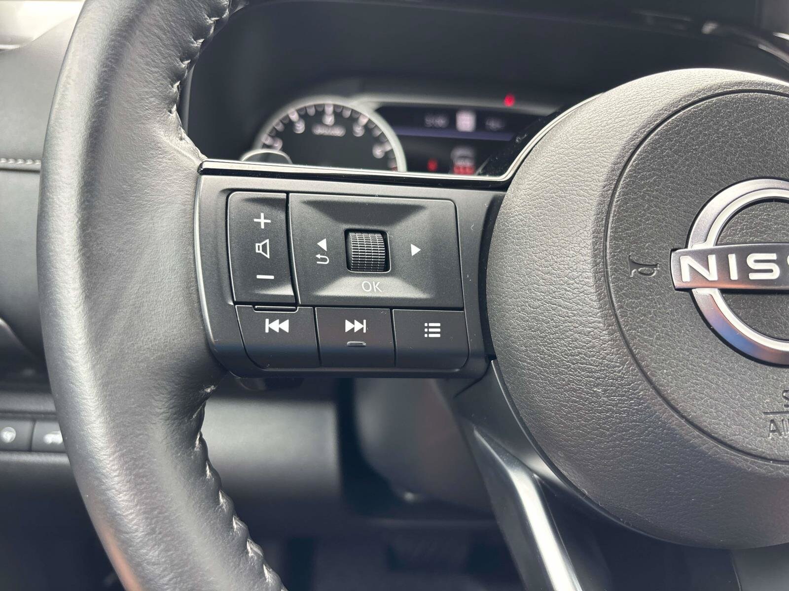 2024 Nissan Pathfinder SL - Photo 18