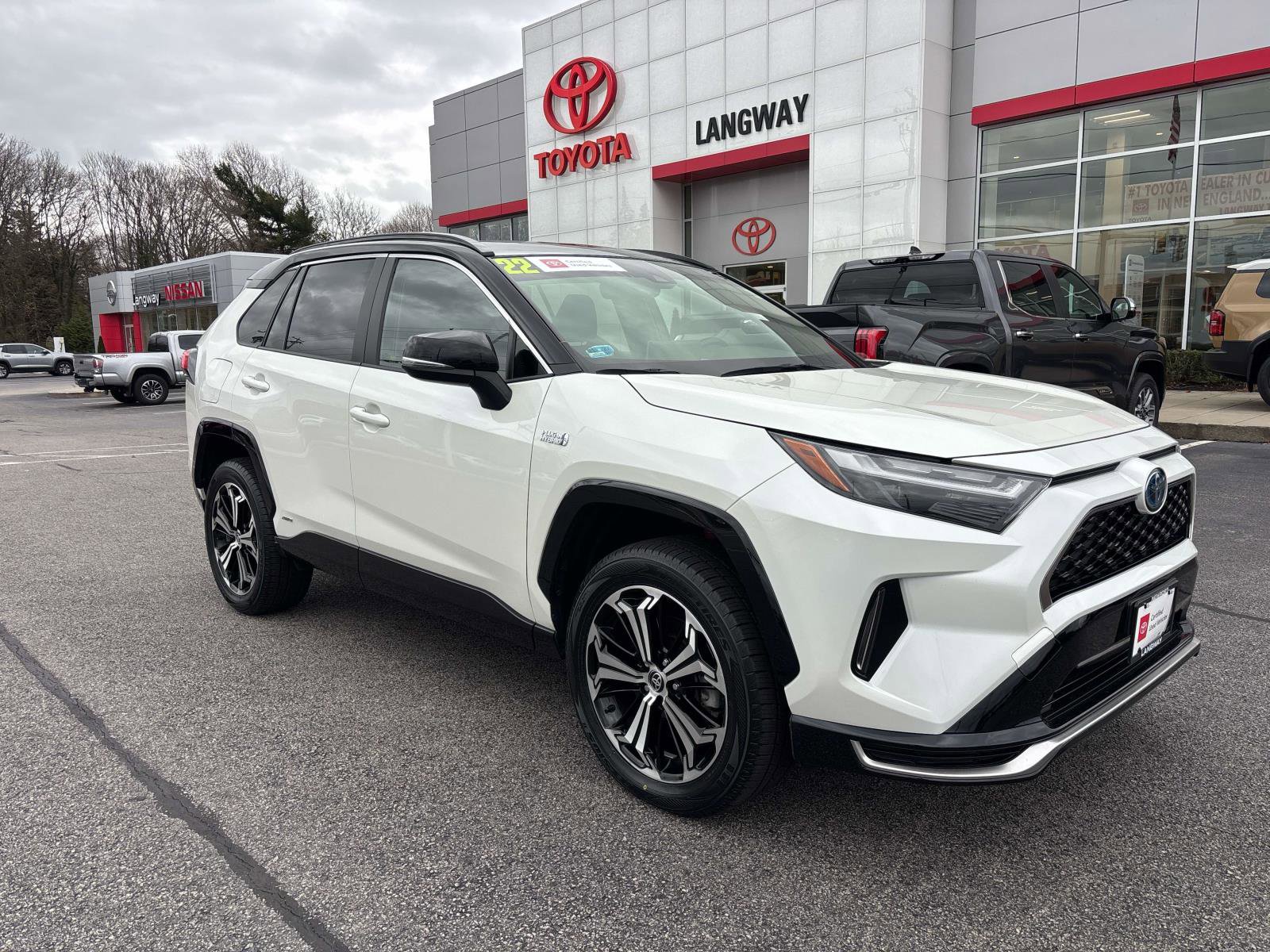 2022 Toyota RAV4 XSE's photo