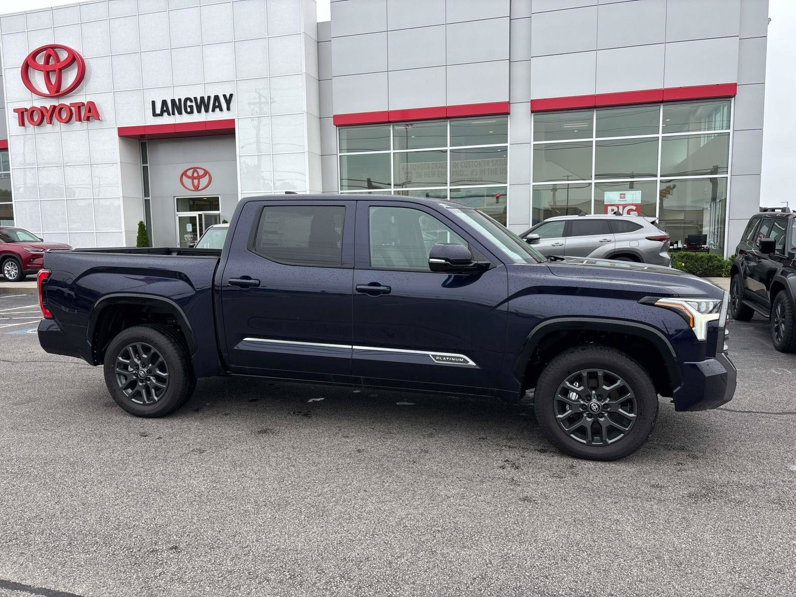 2026 Toyota Tundra Platinum - Photo 2