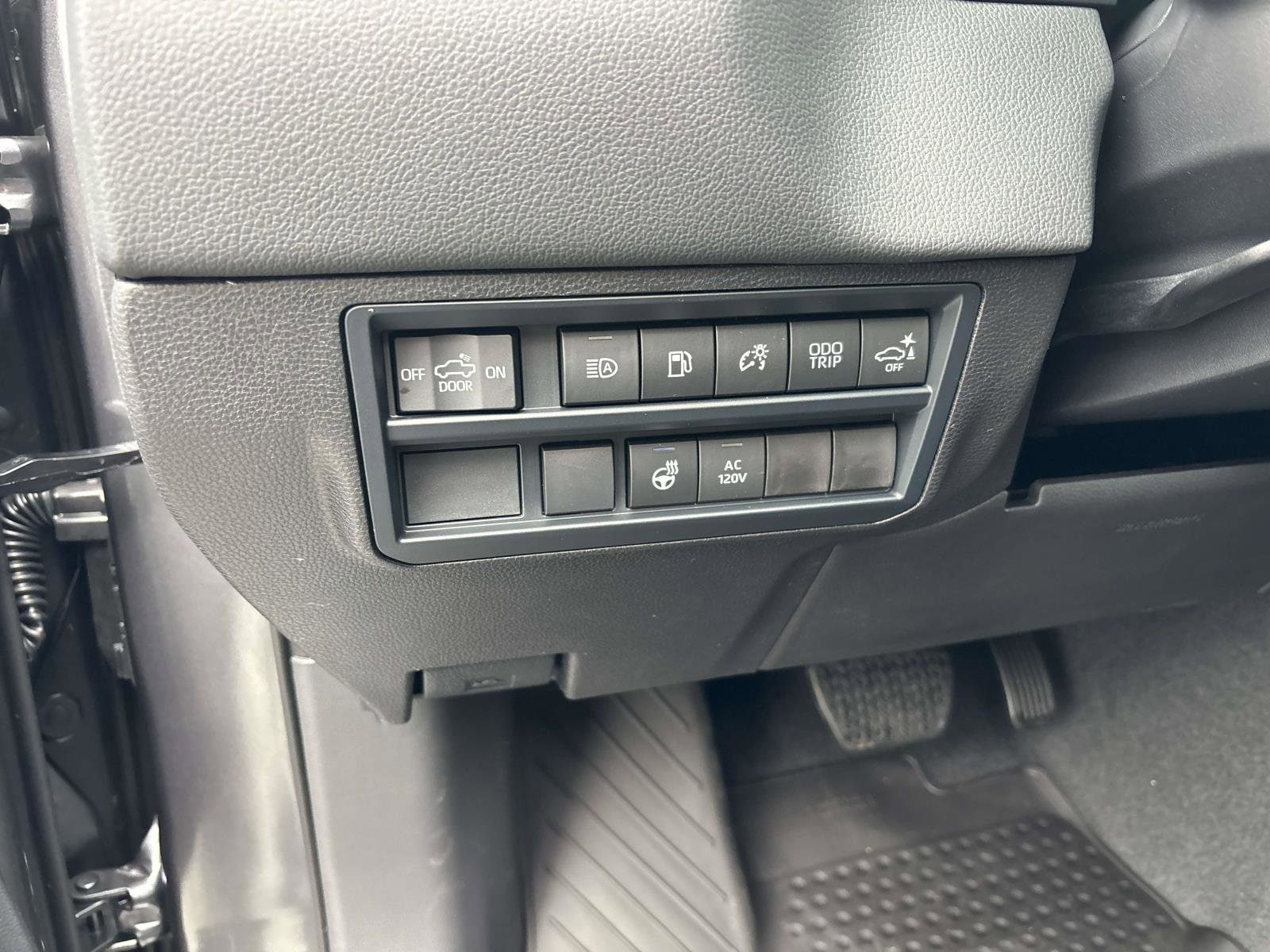2026 Toyota Tundra Limited - Photo 9