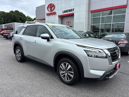 2024 Nissan Pathfinder SL 4x4 Leather/ 3 Row SUV SUV