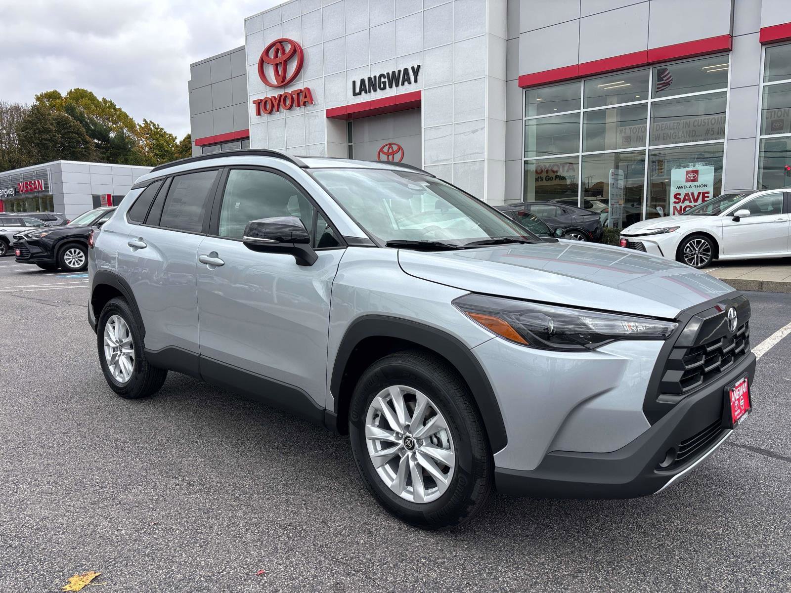 2026 Toyota Corolla Cross LE's photo