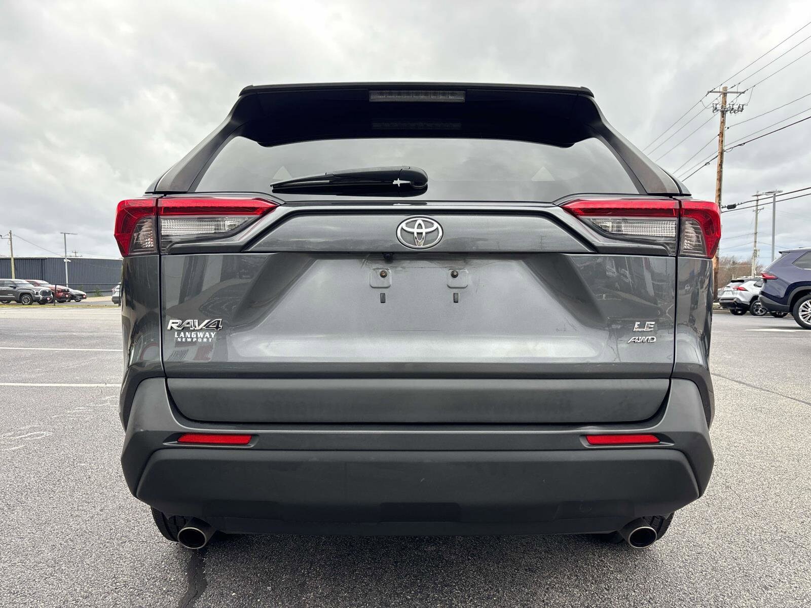 2019 Toyota RAV4 LE photo 3