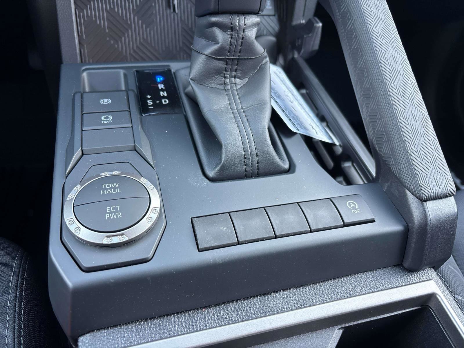 2026 Toyota Tacoma SR5 - Photo 9