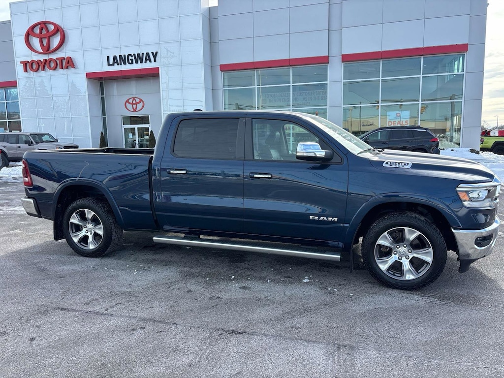 Used 2019 Ram 1500 5.7 Hemi 4x4 Panoramic Moonroof / Nav Truck Crew Cab