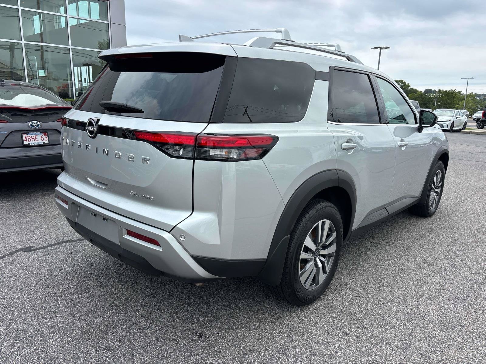 2024 Nissan Pathfinder SL - Photo 3