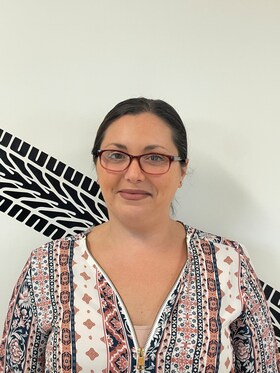 Staff member Jessica Violet from ID_f02f34f9018e