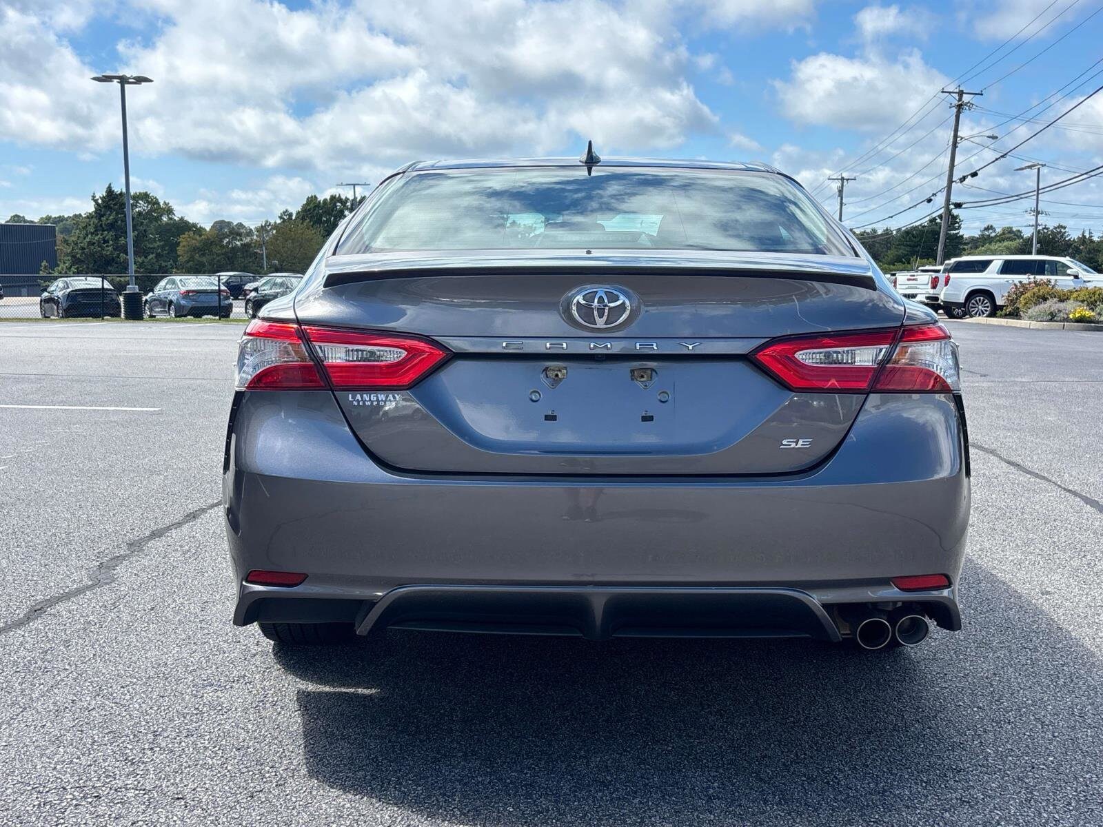 2019 Toyota Camry SE XLE photo 4