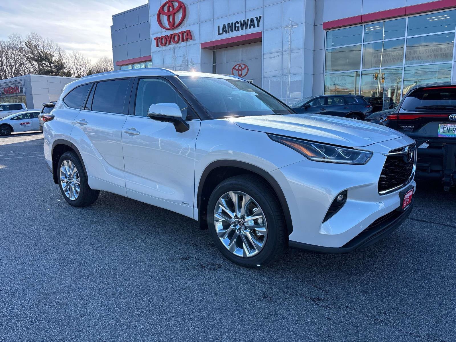 2026 Toyota Highlander Hybrid SUV 