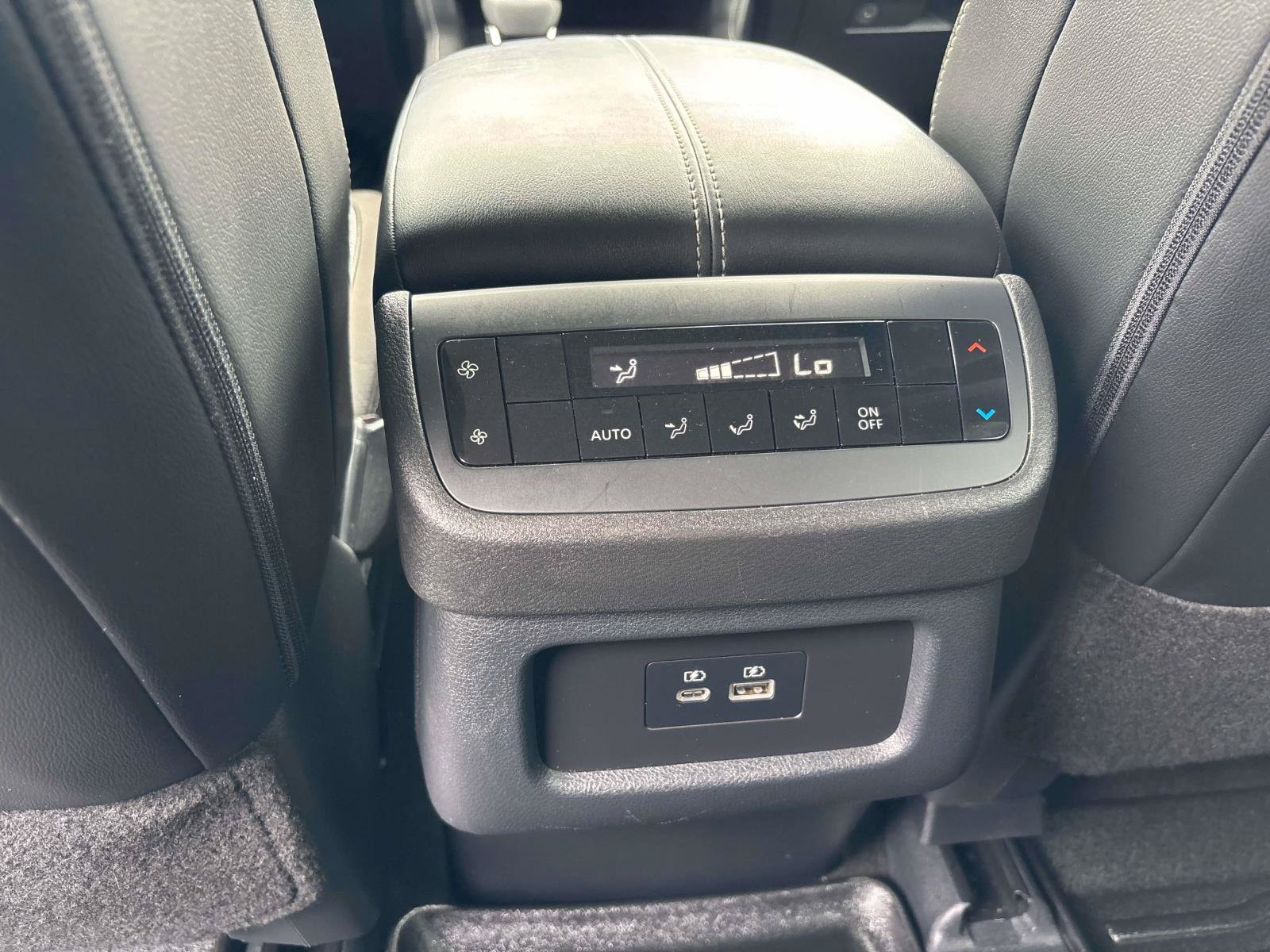2024 Nissan Pathfinder SL - Photo 10