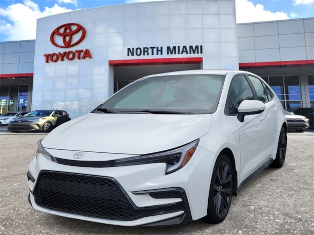 Used 2025 Toyota Corolla SE Sedan