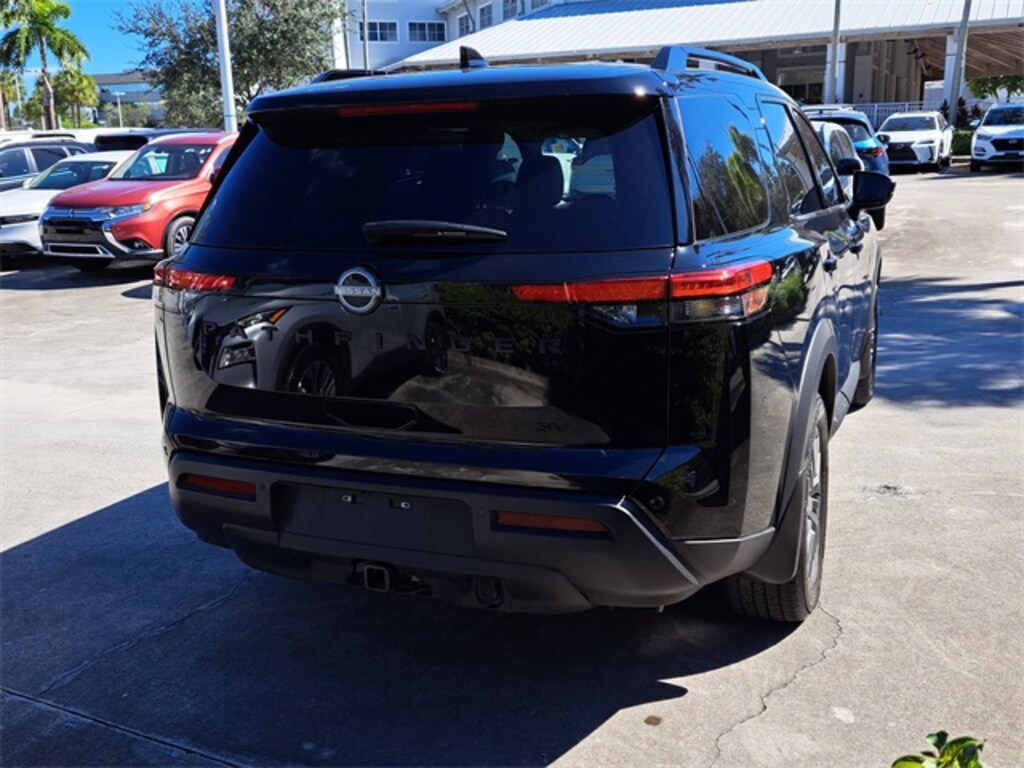 Used 2024 Nissan Pathfinder SV SUV