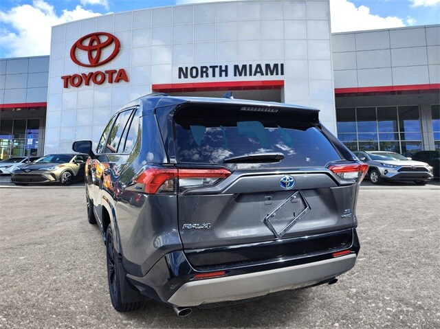 2024 Toyota RAV4 SE photo 2