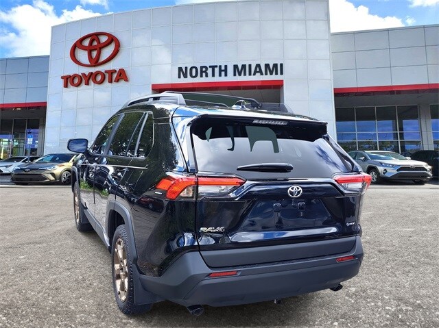 2025 Toyota RAV4 Hybrid photo 3