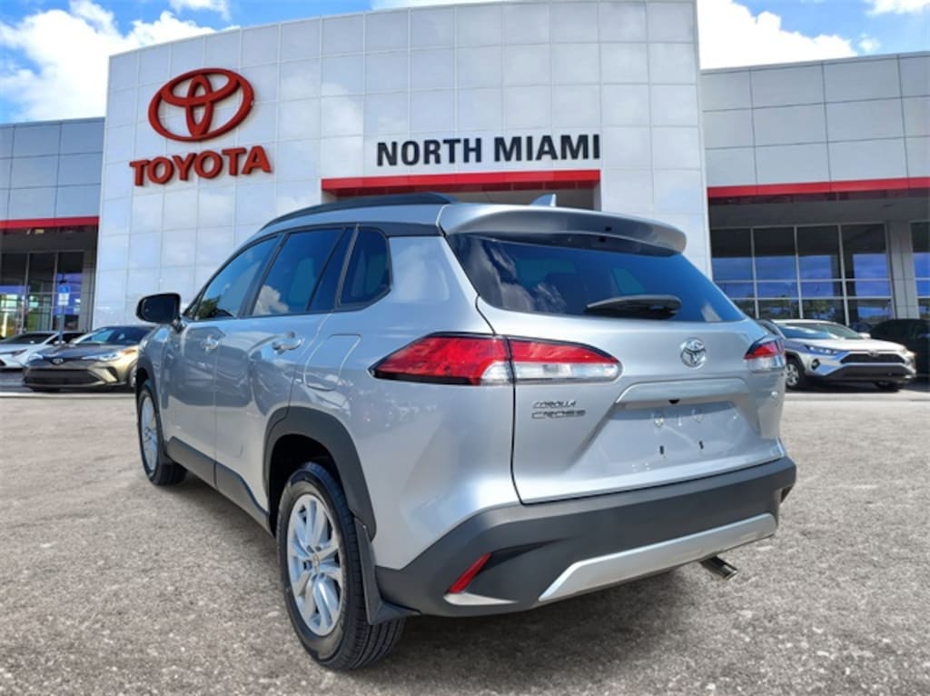 Used 2024 Toyota Corolla Cross LE SUV