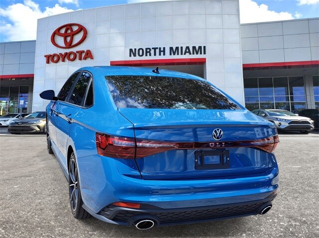 2025 Volkswagen Jetta GLI 2.0T Autobahn photo 3