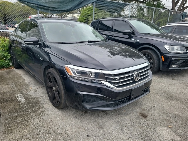 2020 Volkswagen Passat R-Line's photo