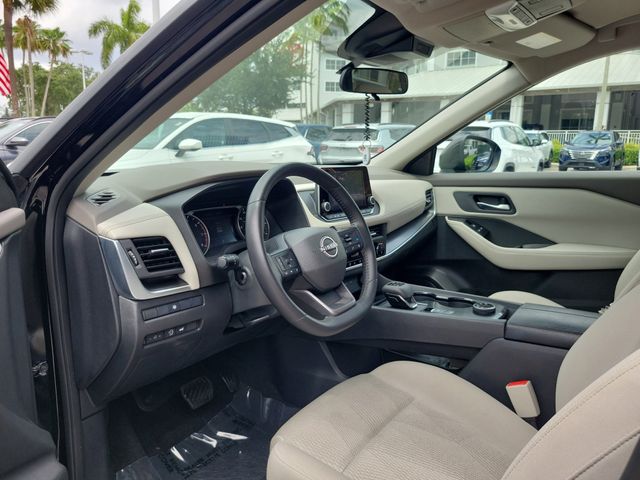 2025 Nissan Rogue SV - Photo 10