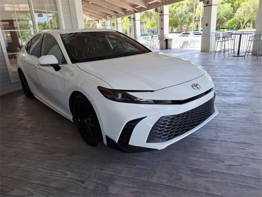 Used 2025 Toyota Camry SE Sedan