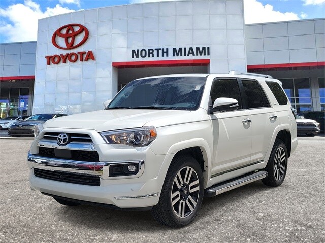 2022 Toyota 4Runner Limited photo 2
