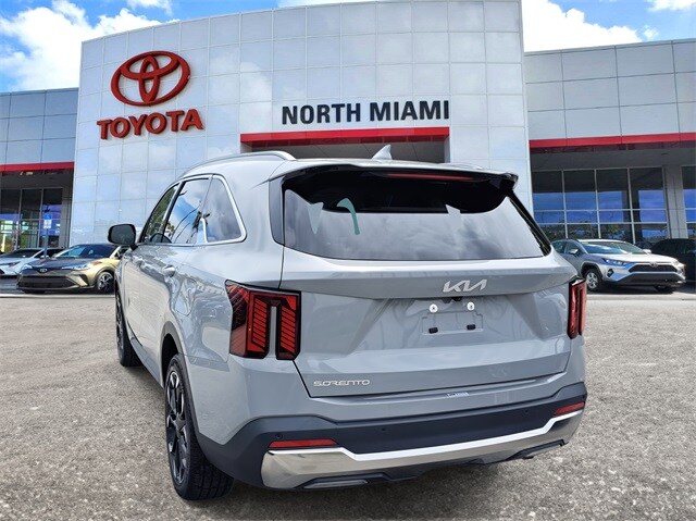 2024 Kia Sorento SX photo 2