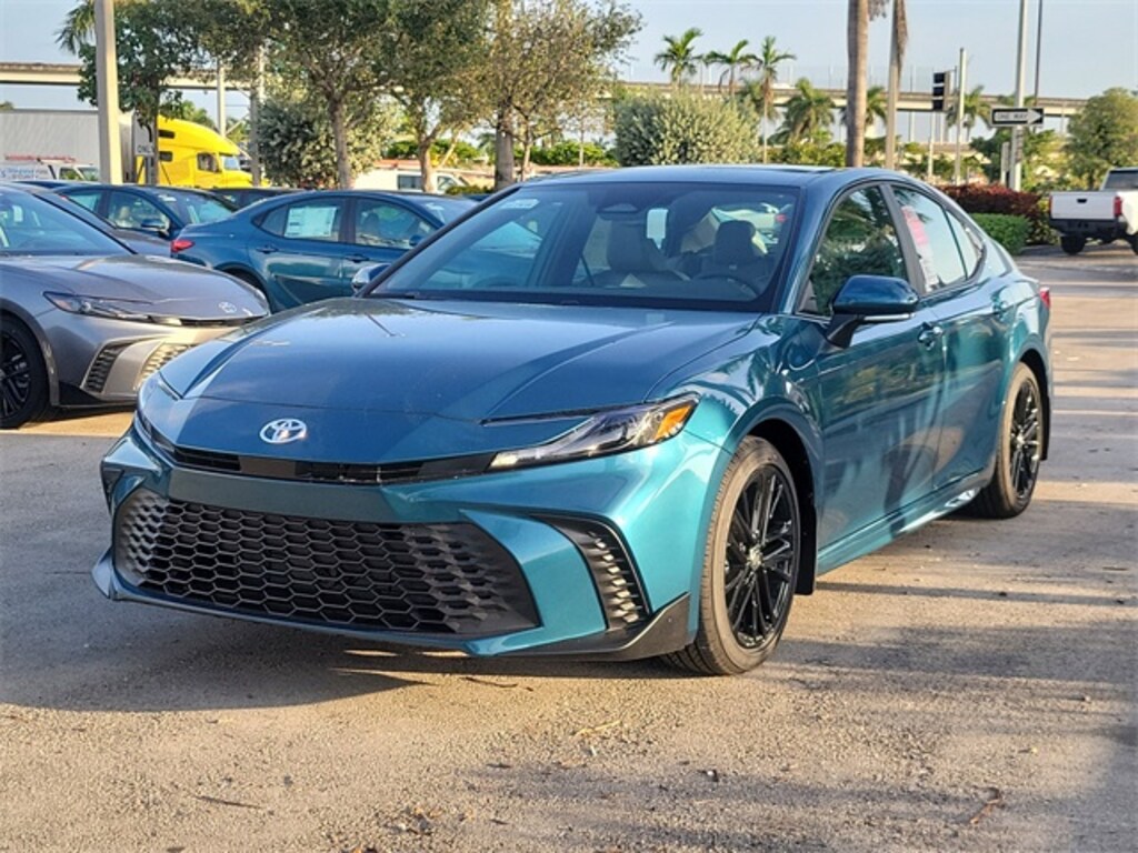 Used 2025 Toyota Camry SE Sedan