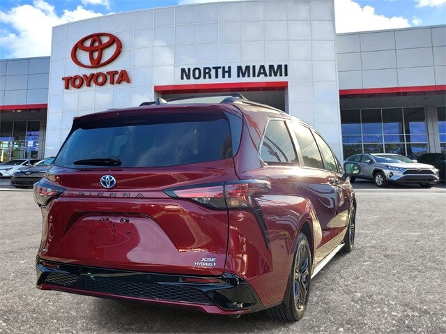 2024 Toyota Sienna XSE photo 4