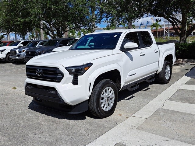 2024 Toyota Tacoma SR5 photo 2