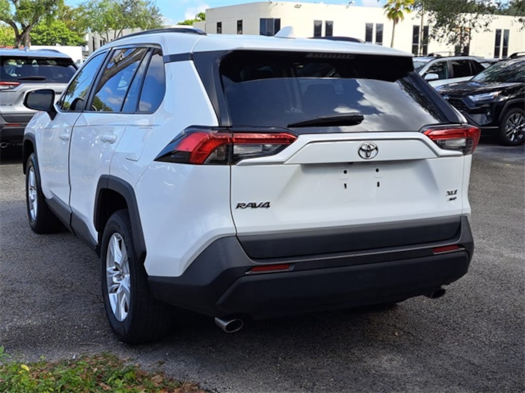 Used 2021 Toyota RAV4 XLE SUV