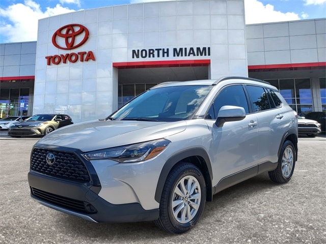 Used 2024 Toyota Corolla Cross LE with VIN 7MUCAAAG7RV087326 for sale in Kansas City