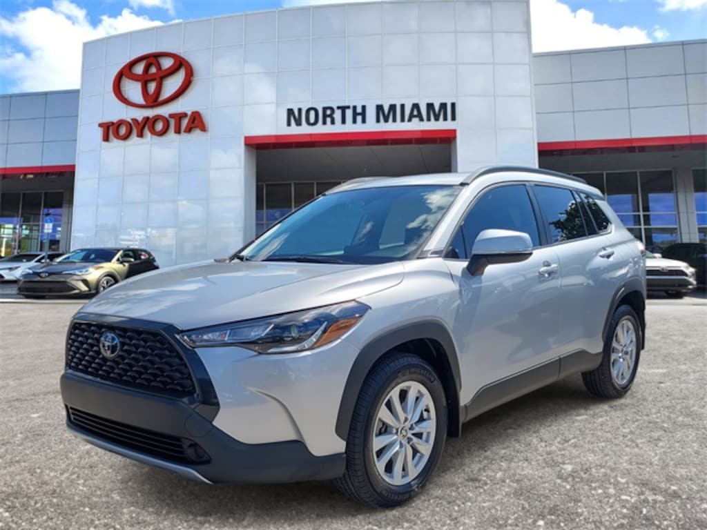 Used 2024 Toyota Corolla Cross LE SUV