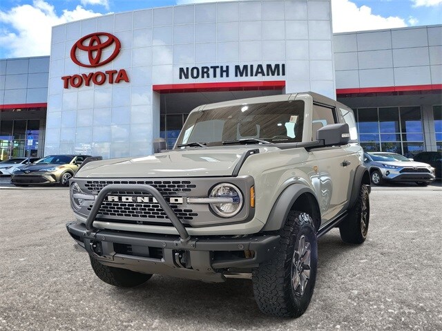 2024 Ford Bronco Badlands photo 2