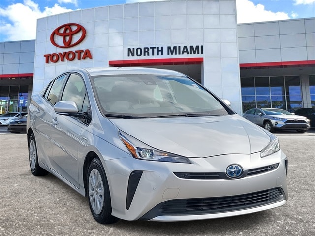 2019 Toyota Prius LE's photo