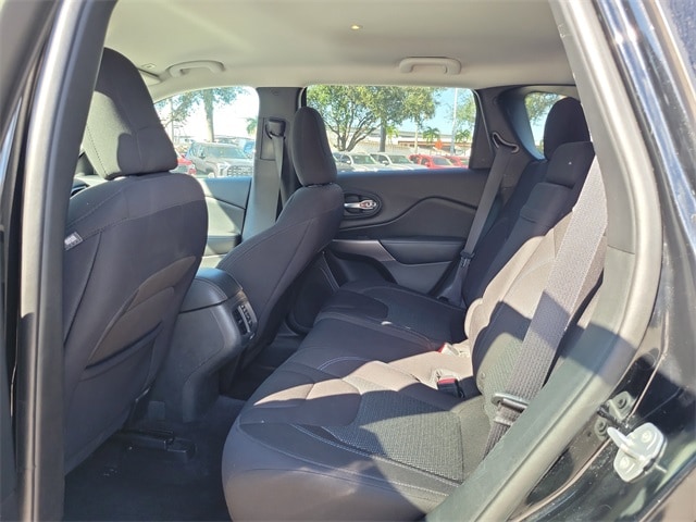 2019 Jeep Cherokee Latitude photo 4