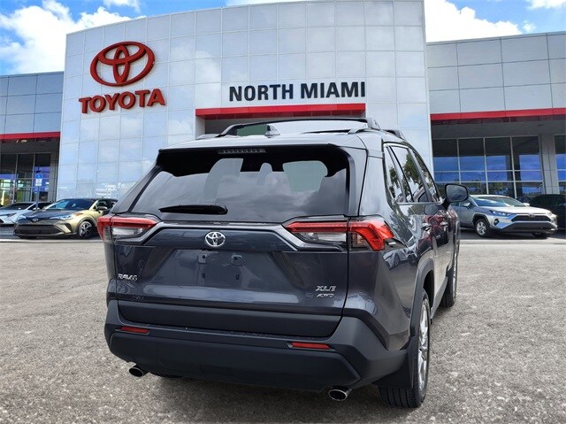 2024 Toyota RAV4 XLE Premium photo 4