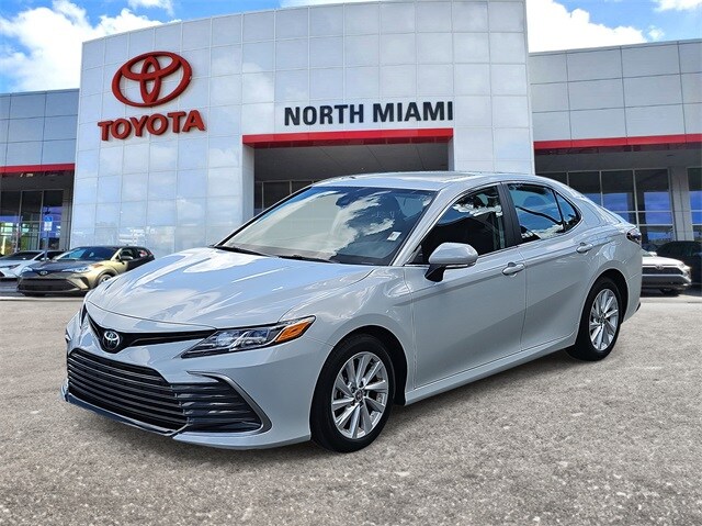 2024 Toyota Camry LE photo 2