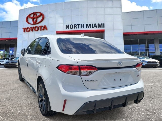 2025 Toyota Corolla SE photo 3