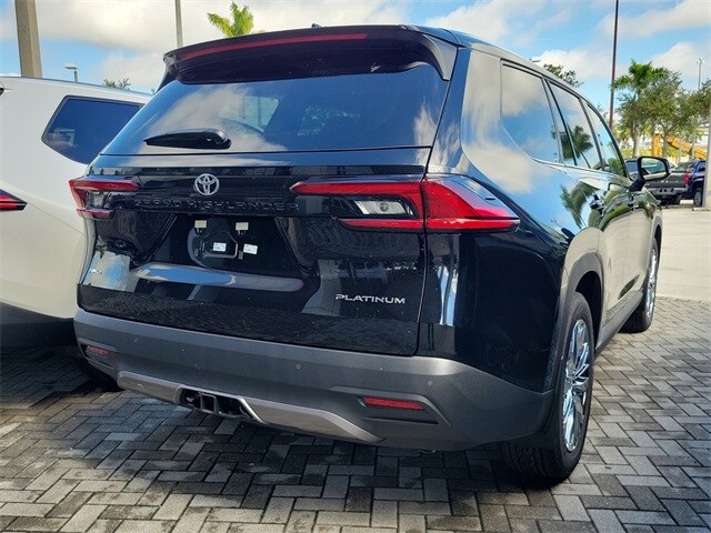 2025 Toyota Grand Highlander Platinum photo 4