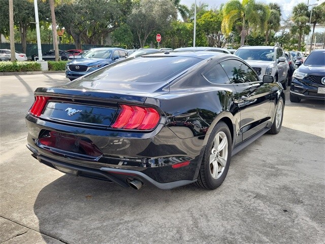 2020 Ford Mustang EcoBoost photo 4