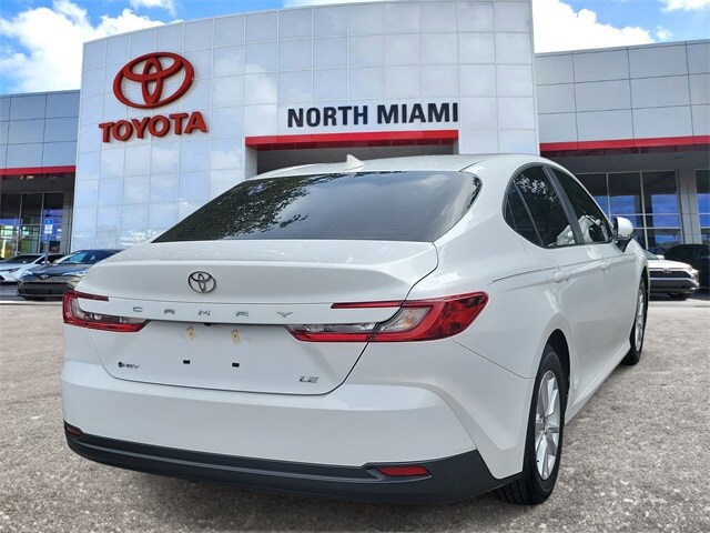 2025 Toyota Camry LE photo 4