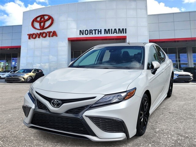 2022 Toyota Camry XSE photo 2