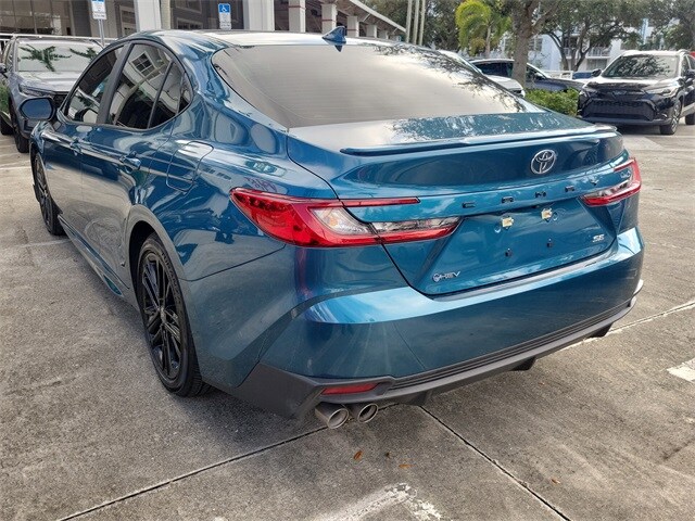 2025 Toyota Camry SE photo 3