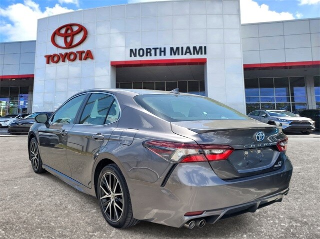 2023 Toyota Camry Hybrid SE photo 3