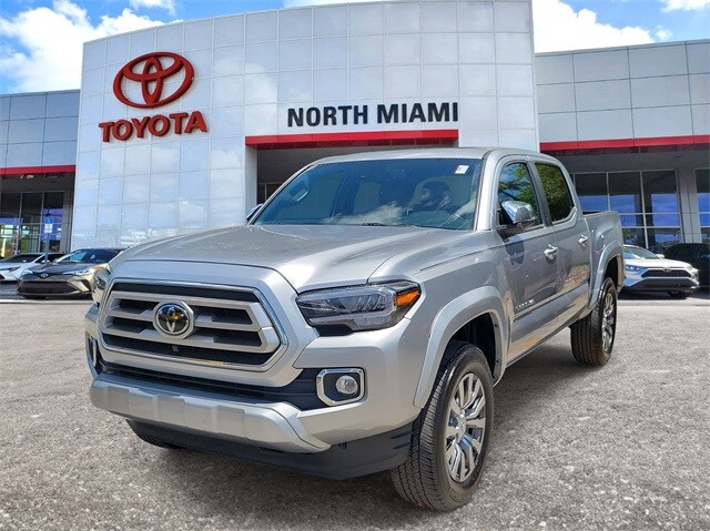 2023 Toyota Tacoma Limited photo 2