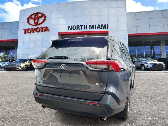 2024 Toyota RAV4 XLE photo 4