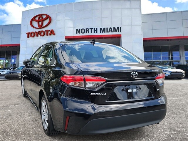 2025 Toyota Corolla LE photo 3