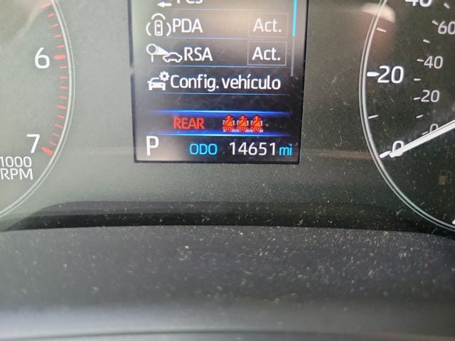 2025 Toyota Corolla LE - Photo 18