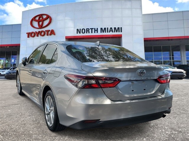 2023 Toyota Camry LE photo 2