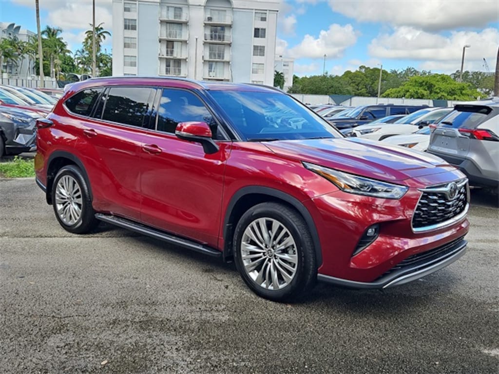 Used 2025 Toyota Highlander Platinum SUV
